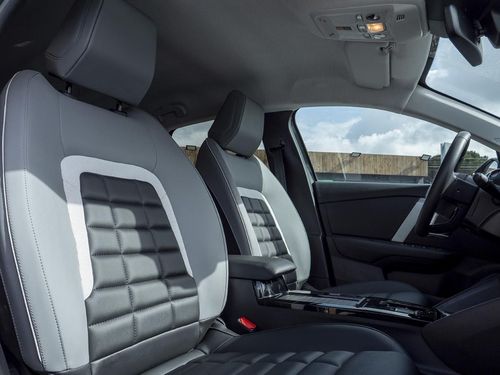 Citroen e-C4 - Photo 17