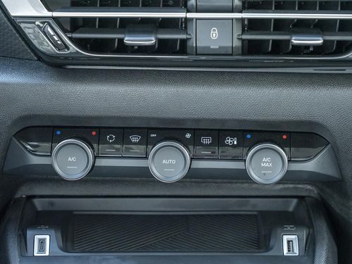 Citroen e-C4 - Photo 28