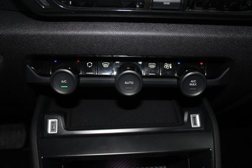 Citroen e-C4 - Photo 18