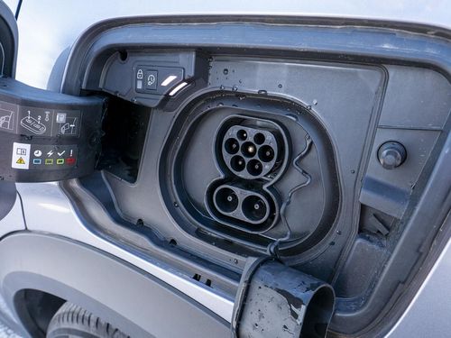 Peugeot E-3008 - Photo 9