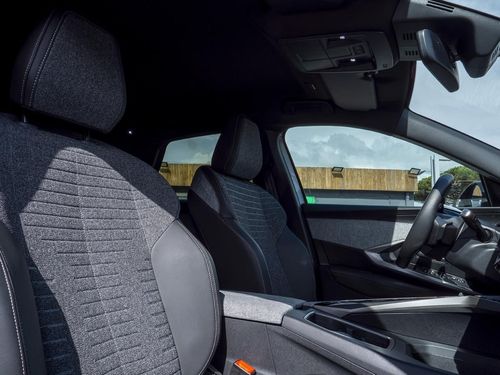 Peugeot E-3008 - Photo 18