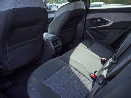 Peugeot E-3008 - Photo 23