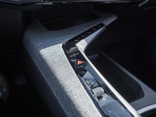 Peugeot E-3008 - Photo 37