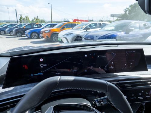 Peugeot E-3008 - Photo 31