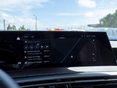 Peugeot E-3008 - Photo 35