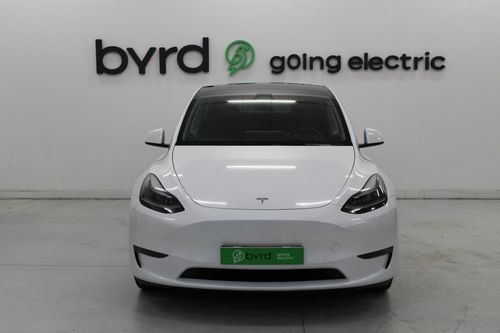 Tesla Model Y - Photo 2