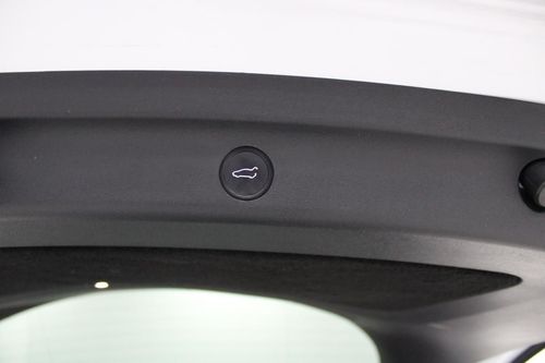 Tesla Model Y - Photo 9