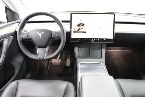 Tesla Model Y - Photo 22
