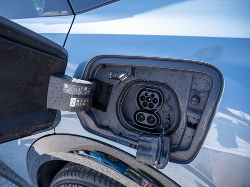 Peugeot E-3008 - Photo 9