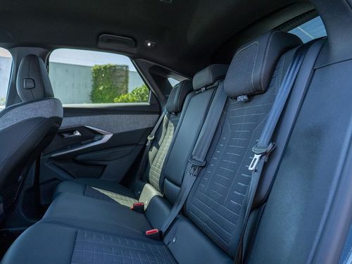 Peugeot E-3008 - Photo 25