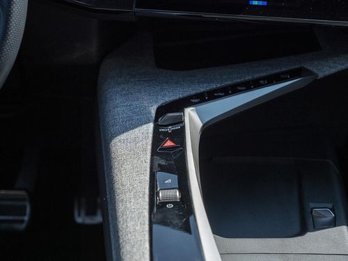 Peugeot E-3008 - Photo 28