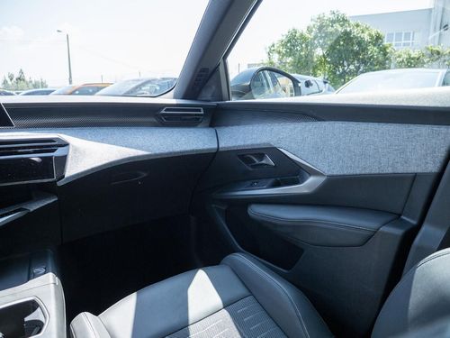 Peugeot E-3008 - Photo 29