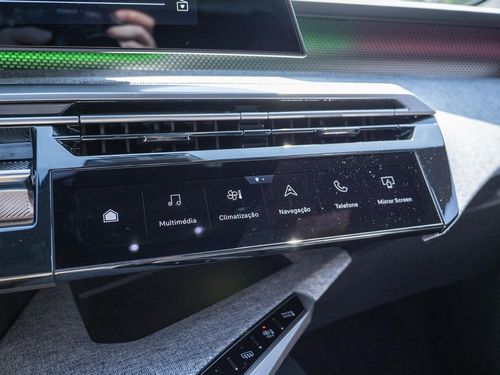 Peugeot E-3008 - Photo 36