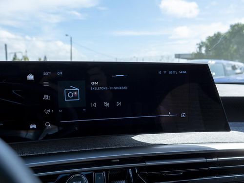 Peugeot E-3008 - Photo 35