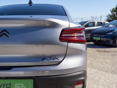 Citroen e-C4 X - Photo 12