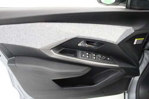 Peugeot E-3008 - Photo 9