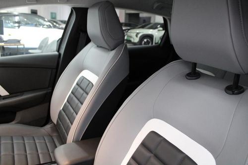 Citroen e-C4 - Photo 10