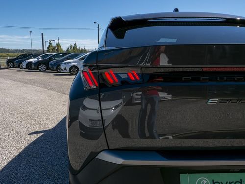 Peugeot E-3008 - Photo 11
