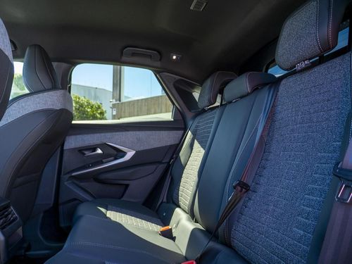 Peugeot E-3008 - Photo 24