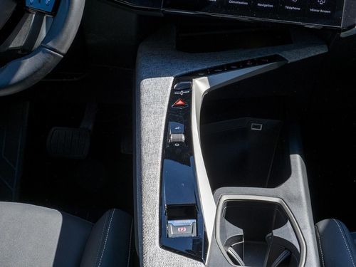 Peugeot E-3008 - Photo 26