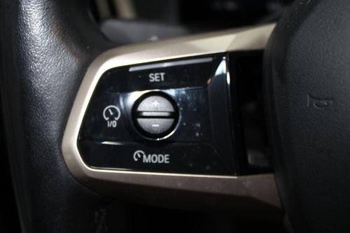 BMW iX - Photo 18