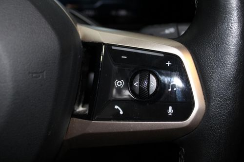 BMW iX - Photo 19