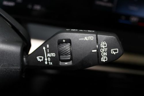 BMW iX - Photo 21
