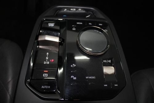 BMW iX - Photo 22