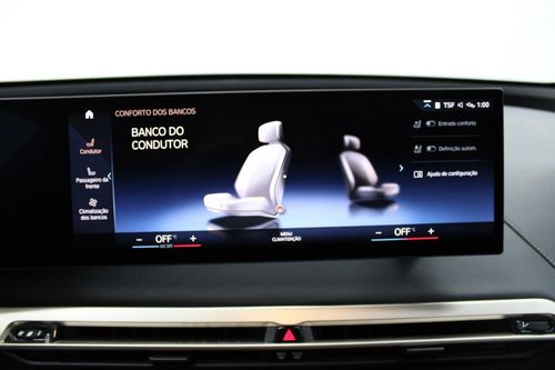 BMW iX - Photo 35