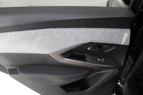 Peugeot E-3008 - Photo 11