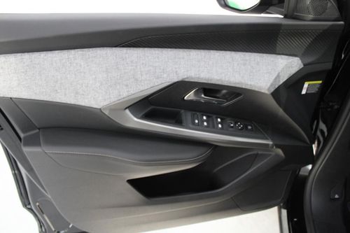 Peugeot E-3008 - Photo 13