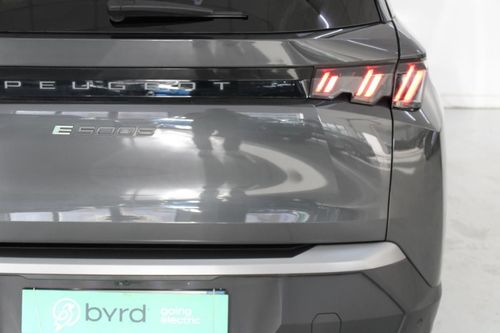 Peugeot E-5008 - Photo 6
