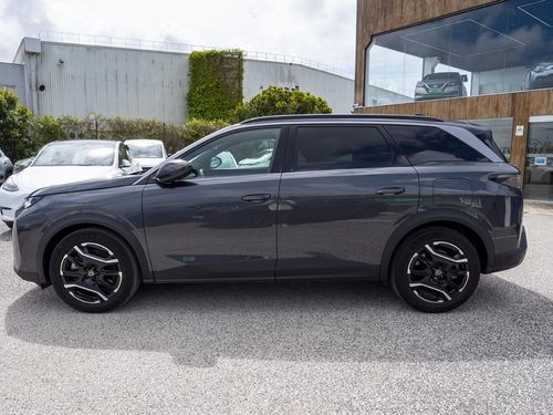 Peugeot E-5008 - Photo 8