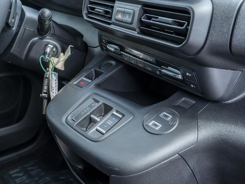 Peugeot Partner - Photo 24