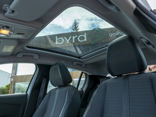 Peugeot e-208 - Photo 23