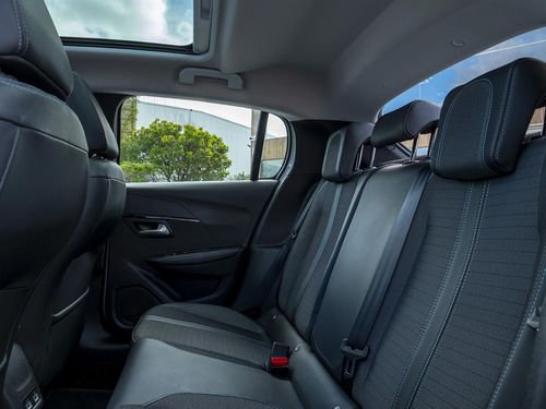 Peugeot e-208 - Photo 25