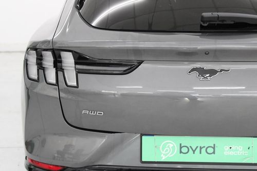 Ford Mustang Mach-E - Photo 7