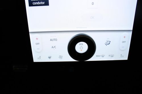 Ford Mustang Mach-E - Photo 29