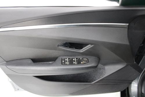 Renault Mégane E-Tech - Photo 8