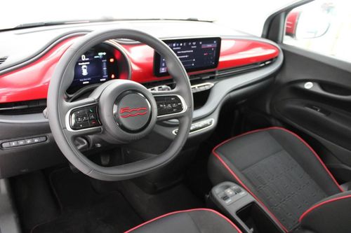 Fiat 500e - Photo 11