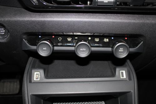 Citroen e-C4 - Photo 20