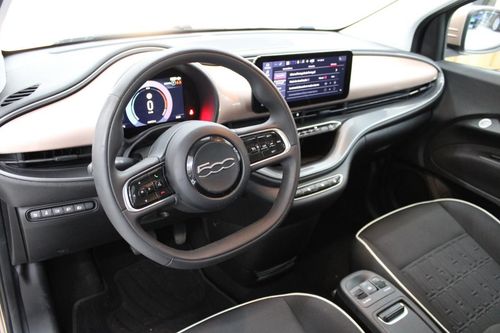 Fiat 500e - Photo 11