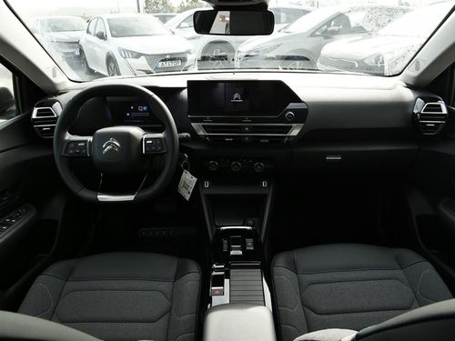 Citroen e-C4 X - Photo 18