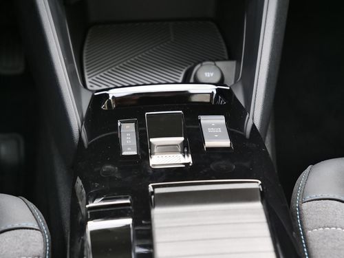 Citroen e-C4 X - Photo 17