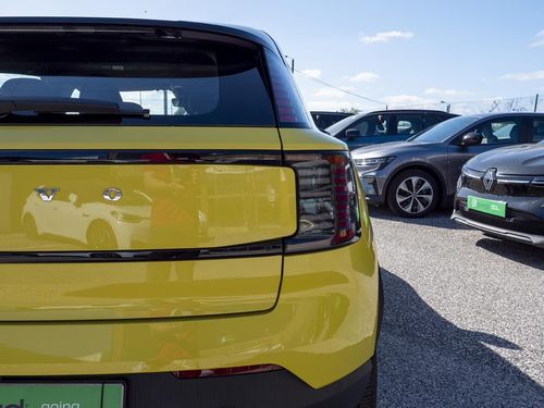 Volvo EX30 - Photo 16