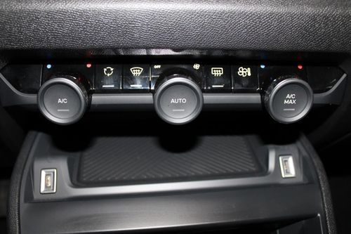 Citroen e-C4 - Photo 19