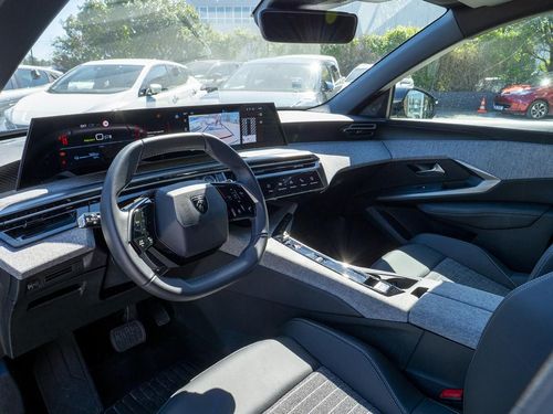 Peugeot E-3008 - Photo 20