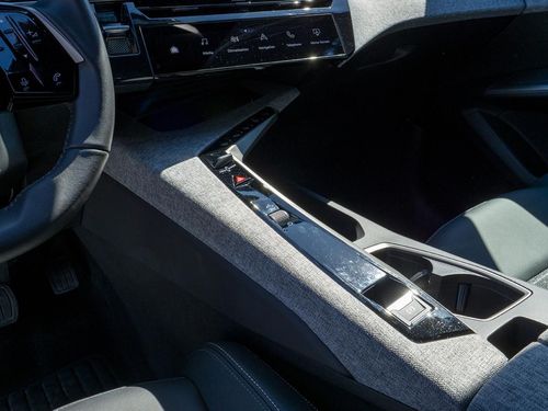 Peugeot E-3008 - Photo 22