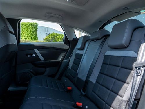 Citroen e-C4 - Photo 23