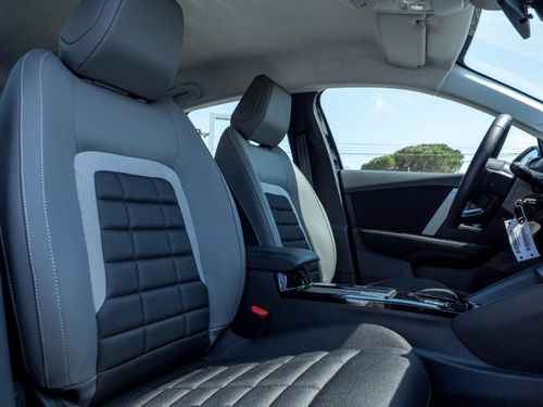 Citroen e-C4 - Photo 18